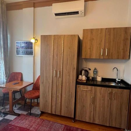 April Hotel Стамбул Экстерьер фото