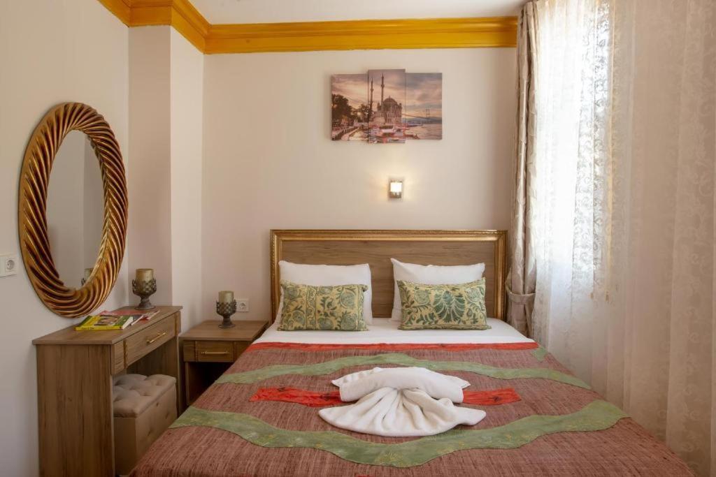 April Hotel Стамбул Экстерьер фото