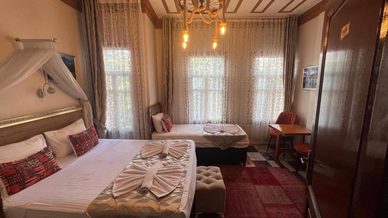April Hotel Стамбул Экстерьер фото