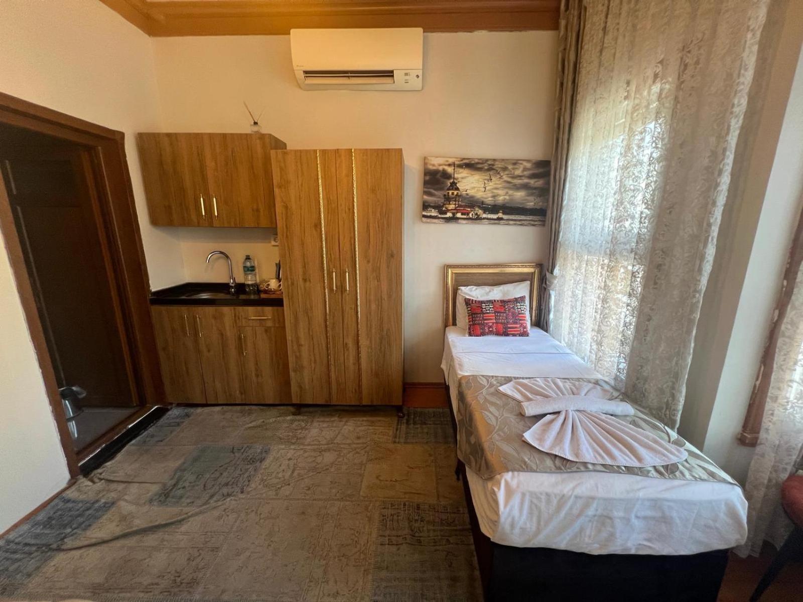 April Hotel Стамбул Экстерьер фото