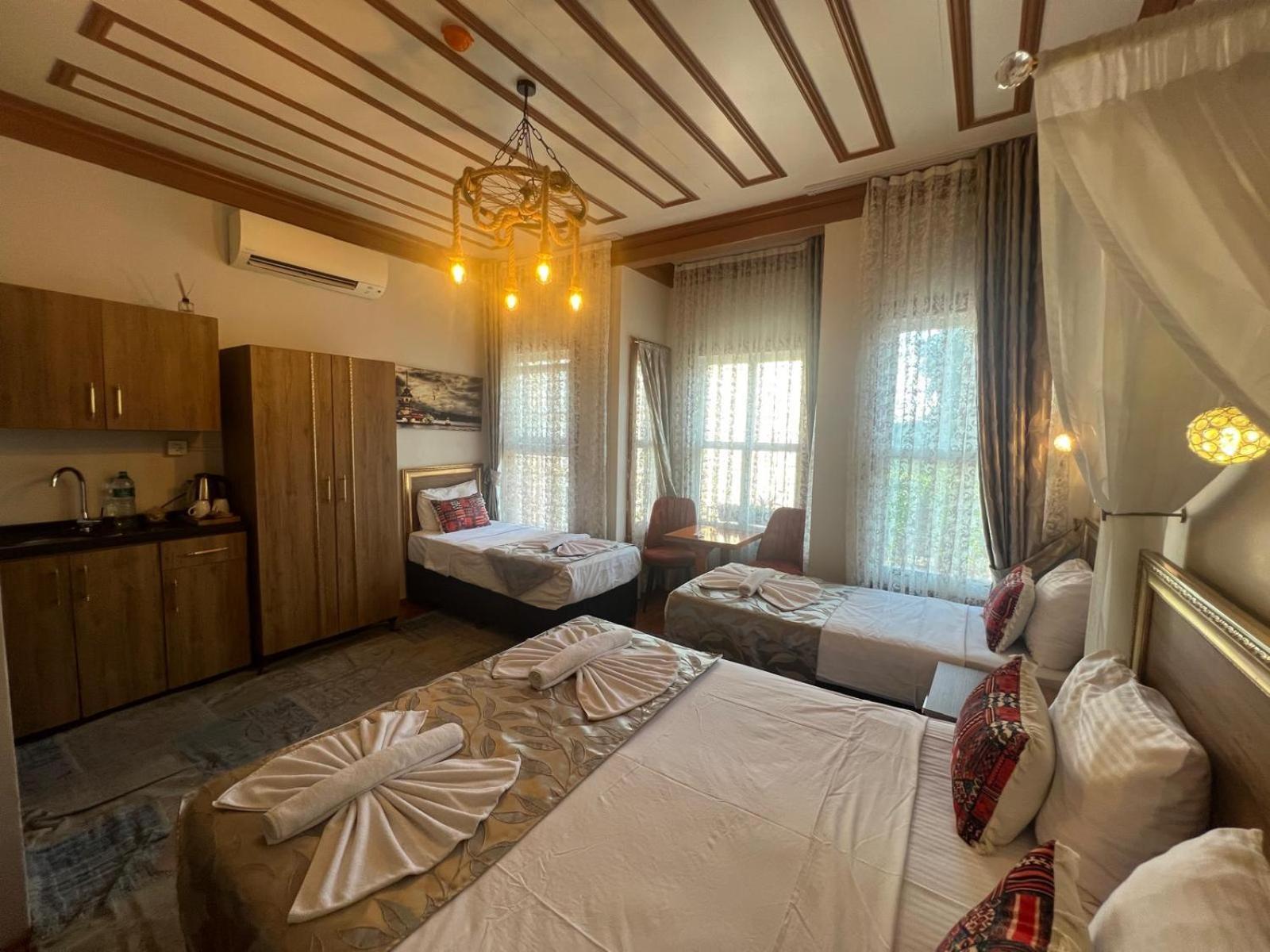 April Hotel Стамбул Экстерьер фото