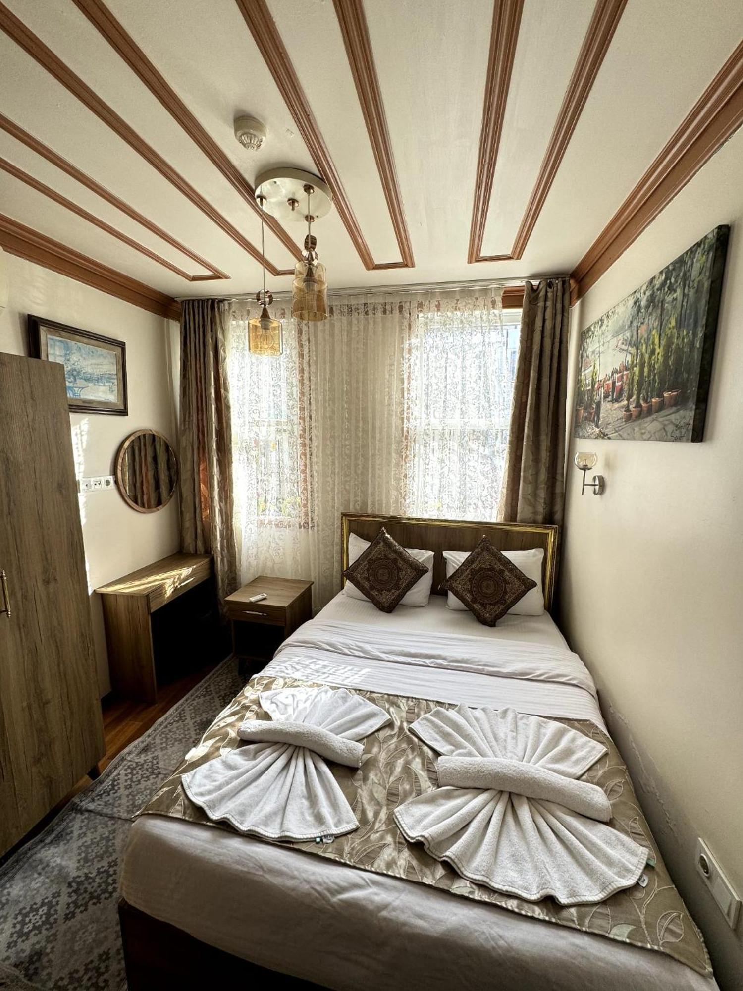 April Hotel Стамбул Экстерьер фото